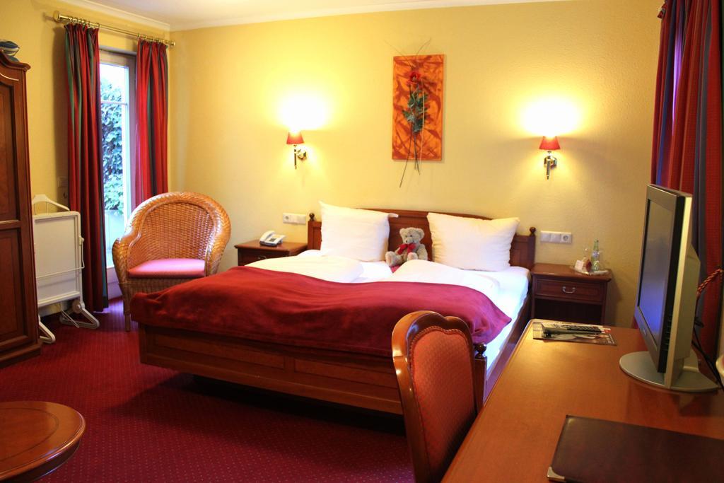 Hotel Garni Wiestor Иберлинген Номер фото